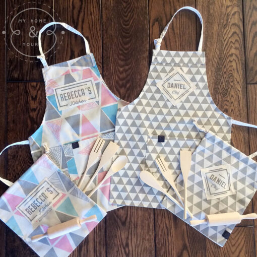 brother-and-sister-custom-name-aprons-cooking-set-handprinted